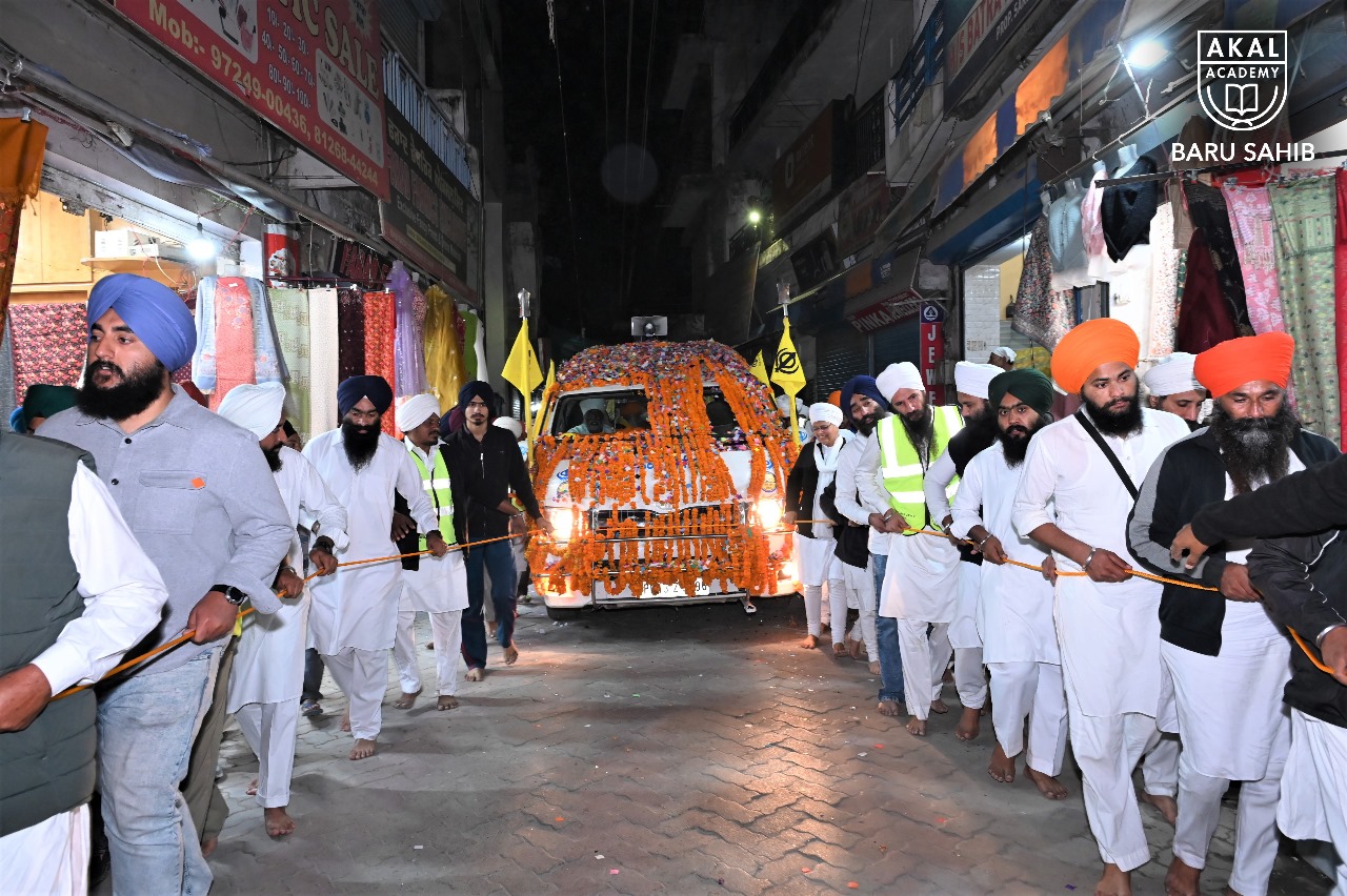 350th Shaheedi Shatabdi of Shri Guru Tegh Bahadur Sahib, Nagar Kirtan from Gurdwara Shri Baru Sahib to Gurdwara Shri Sis Ganj Sahib, Anand pur Sahib Gallery Image