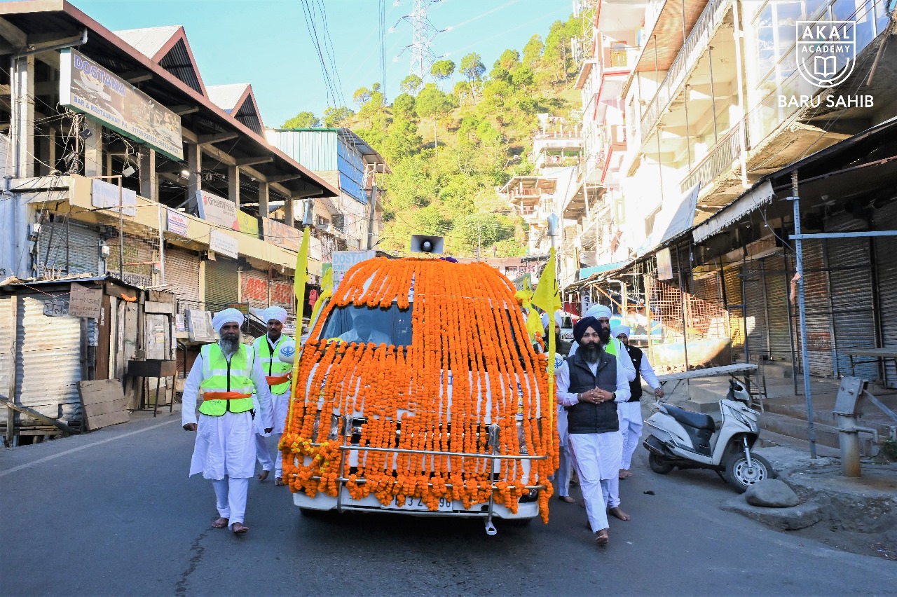 350th Shaheedi Shatabdi of Shri Guru Tegh Bahadur Sahib, Nagar Kirtan from Gurdwara Shri Baru Sahib to Gurdwara Shri Sis Ganj Sahib, Anand pur Sahib Gallery Image