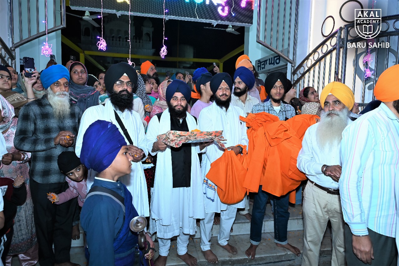 350th Shaheedi Shatabdi of Shri Guru Tegh Bahadur Sahib, Nagar Kirtan from Gurdwara Shri Baru Sahib to Gurdwara Shri Sis Ganj Sahib, Anand pur Sahib Gallery Image