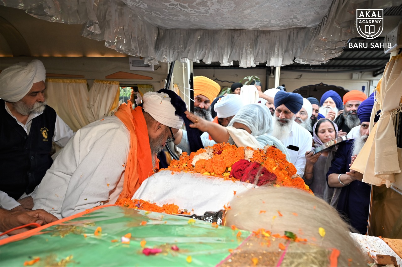 350th Shaheedi Shatabdi of Shri Guru Tegh Bahadur Sahib, Nagar Kirtan from Gurdwara Shri Baru Sahib to Gurdwara Shri Sis Ganj Sahib, Anand pur Sahib Gallery Image